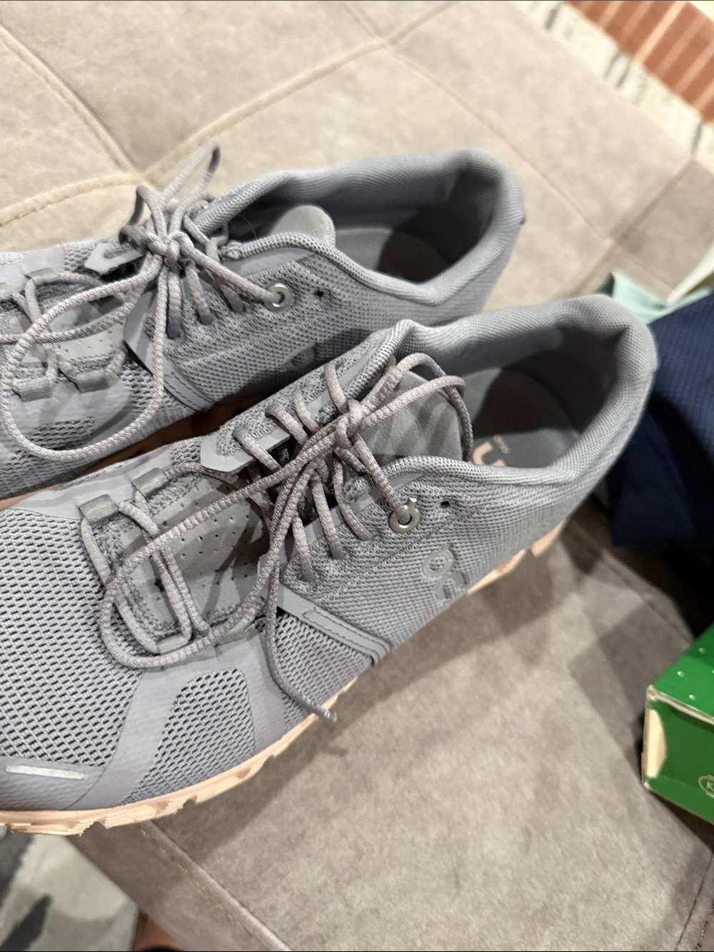 On Cloud 5 Zinc | Shell Women's Shoes in Grey/pink Size US W9 - Picture 8 of 8